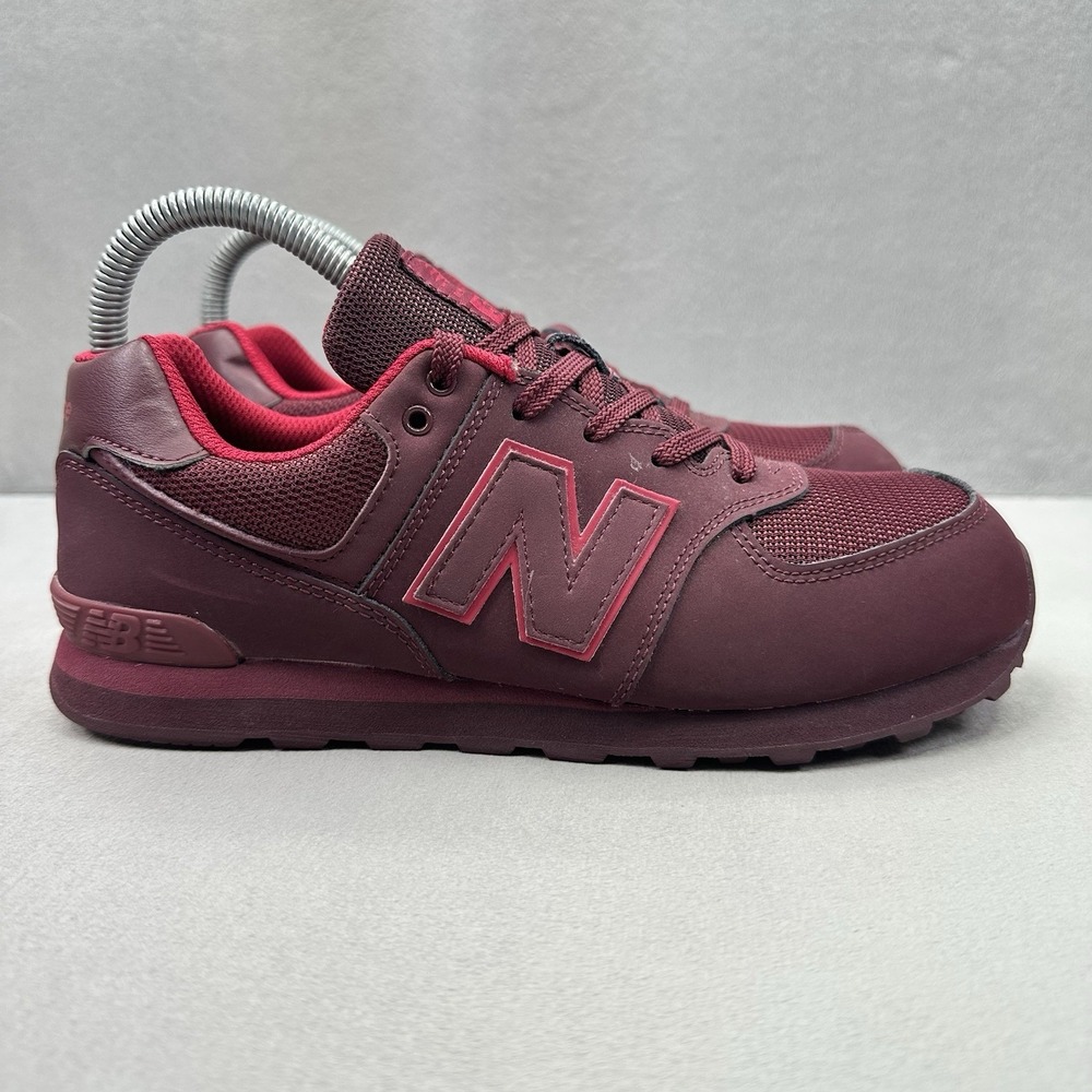 Womens 7 / 5.5Y New Balance 574 Shoes Maroon Athletic Casual Low Top Sneakers